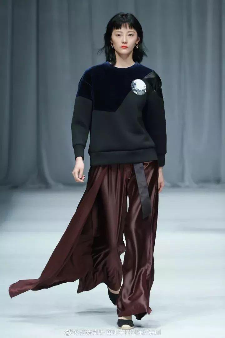 冷暖肤色服装搭配知识,服装搭配知识分享