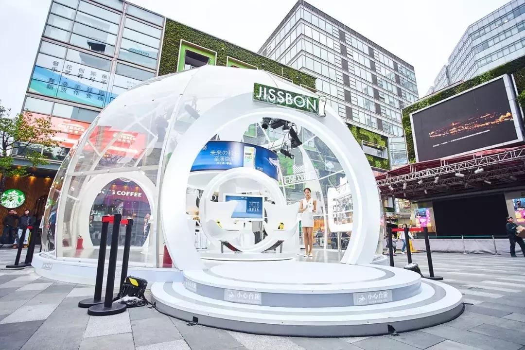 杜蕾斯开了家烤肠店！继出了诗集后又搞大动作了