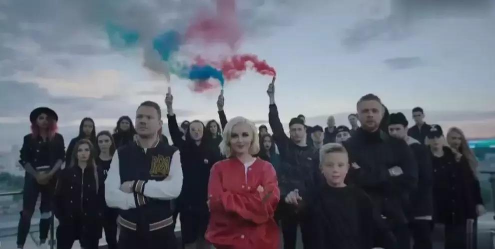 观看世界杯主题曲MV的正确姿势