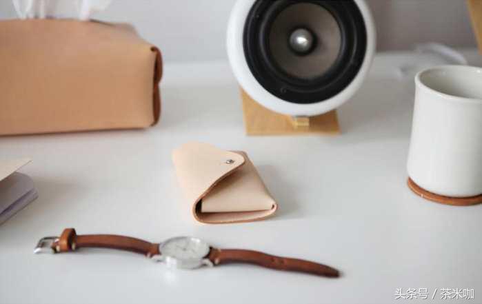 精致的手工小钱包,手拿的钱包