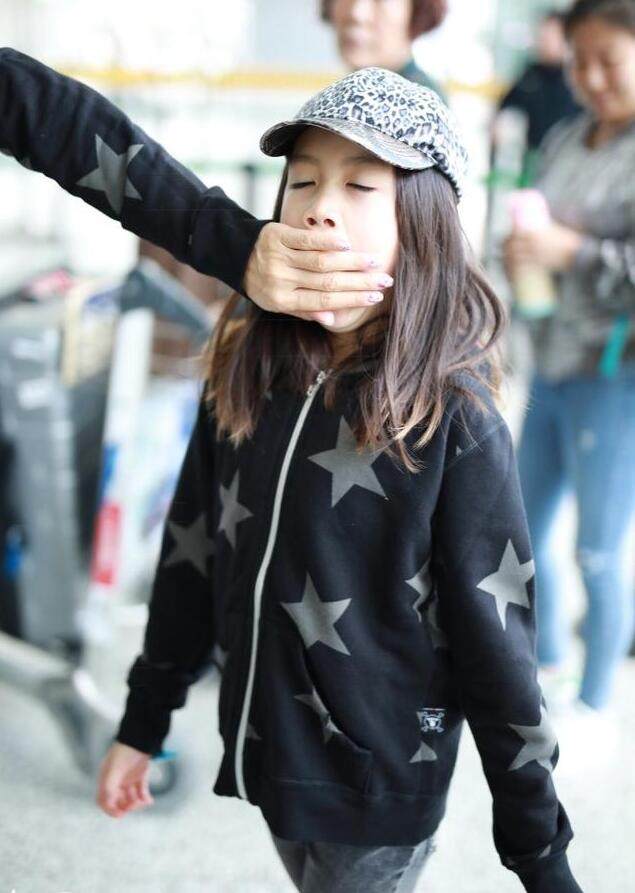 钟丽缇和女儿穿公主装视频,钟丽缇女儿考拉14岁近照