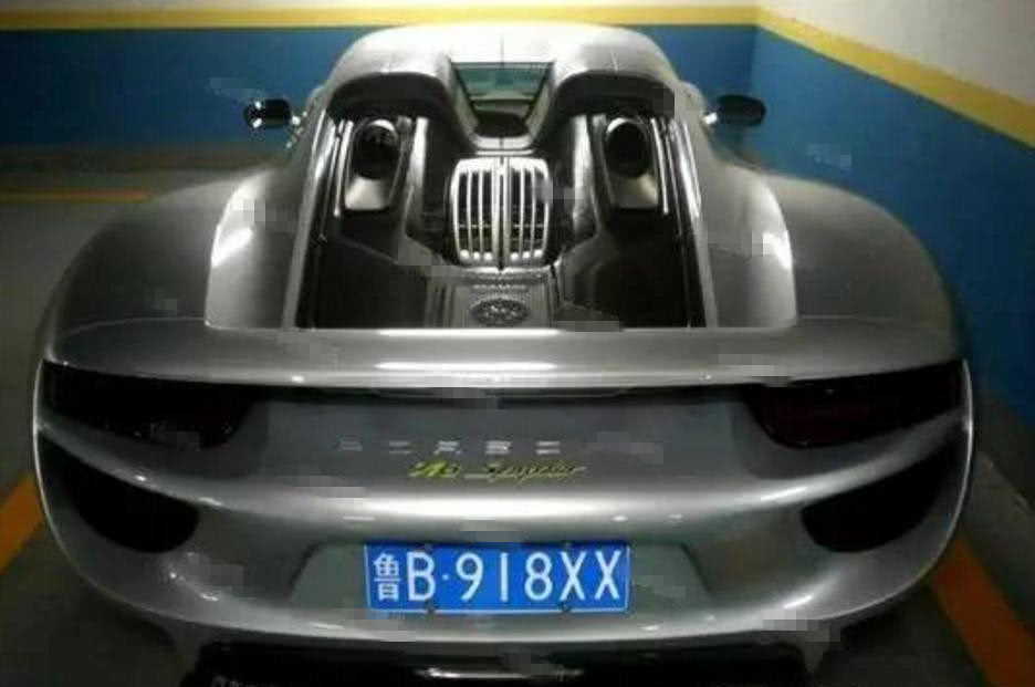 国内唯一一辆保时捷918绿色,一辆保时捷918多少钱