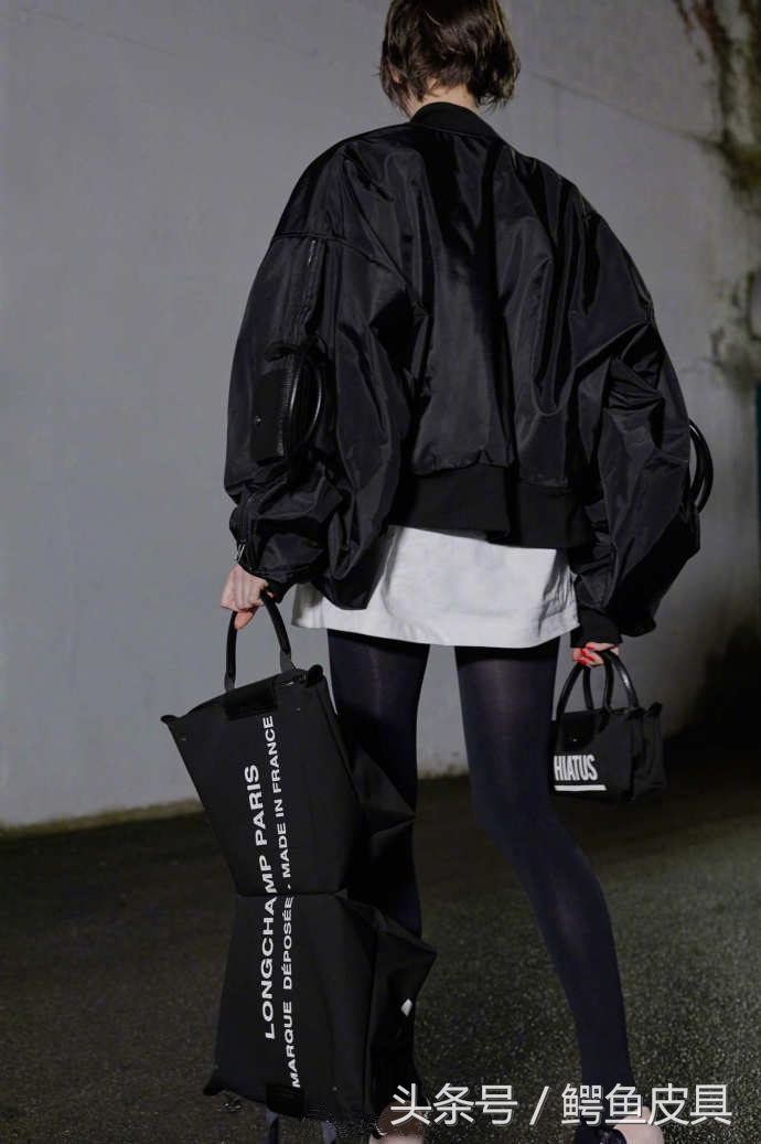 秋冬手袋流行元素,热门手袋款式