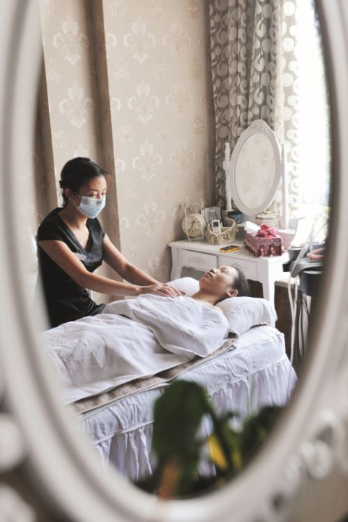 催乳师解决堵奶疑难杂症,宝妈堵奶怎么样催乳