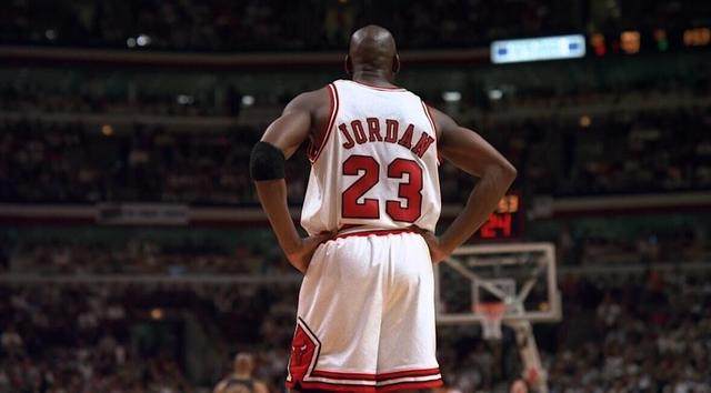 为什么球场上很少有人穿23号球衣,野球场穿几号球衣的人厉害