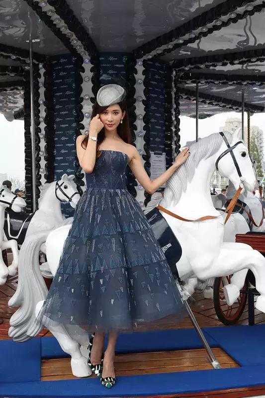 马术赛场星光熠熠志玲姐姐好美腻