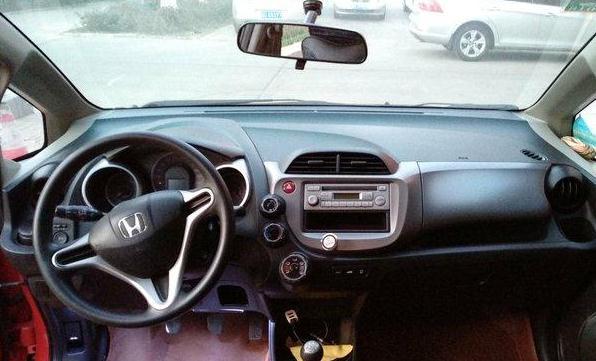 2008本田飞度二手车值多少钱,本田飞度07年车一万五贵不贵