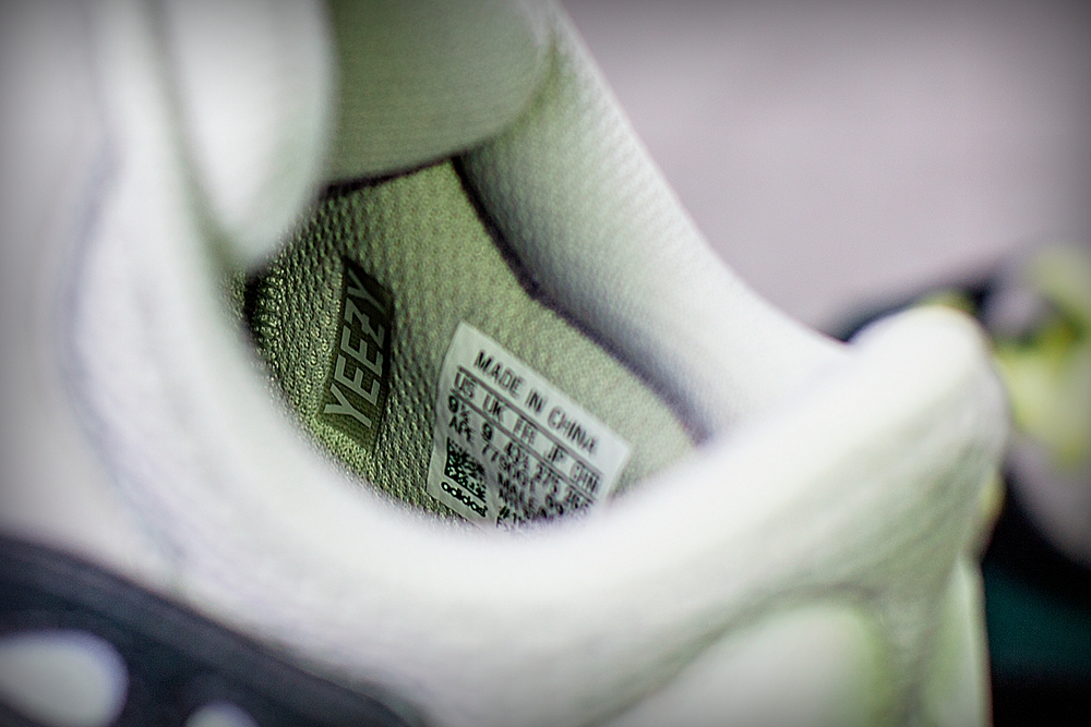 yeezyboost700真假脚感 (yeezy boost 700到底是什么鞋)