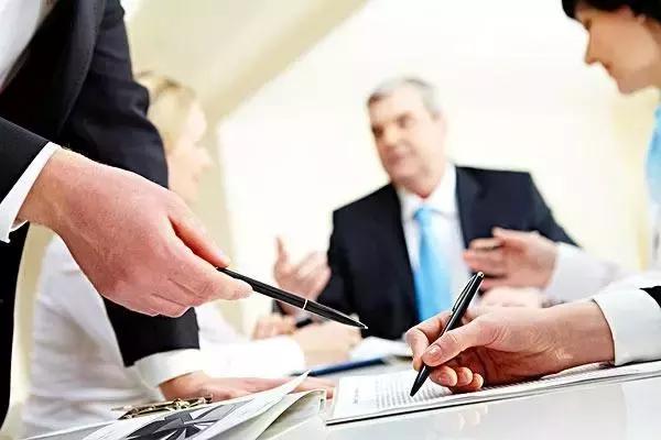 面试官：鹿晗踢足球，你喜欢看吗？95后小姑娘神回复，太狠了