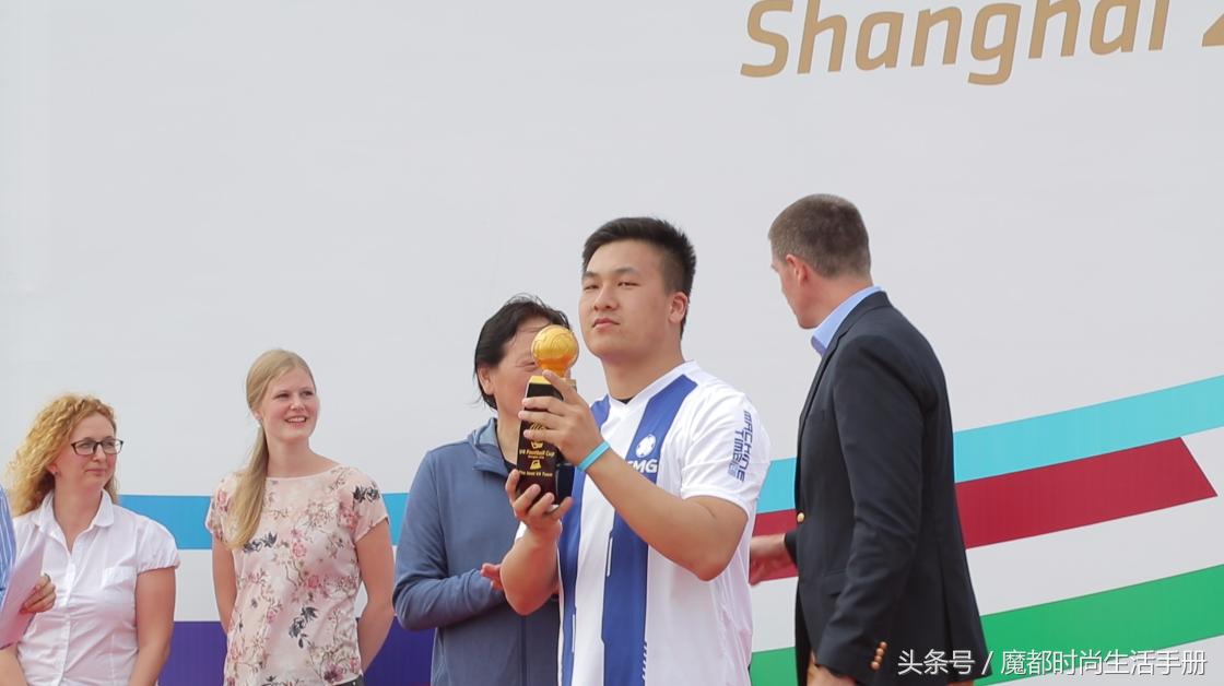 “V4国际慈善足球联谊赛”在上海热力举行