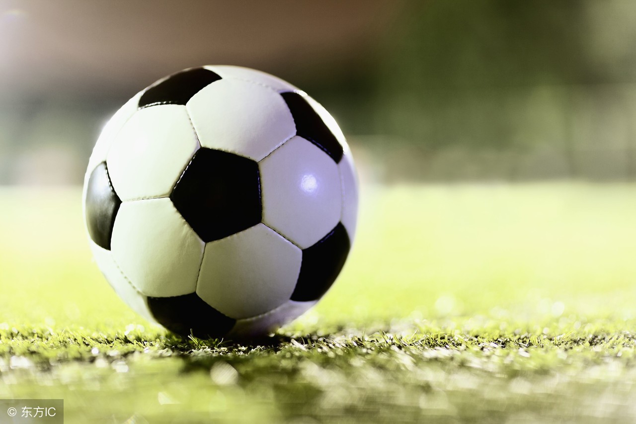 当今足坛世界第一左右脚,当今足坛哪位门将脚法最好