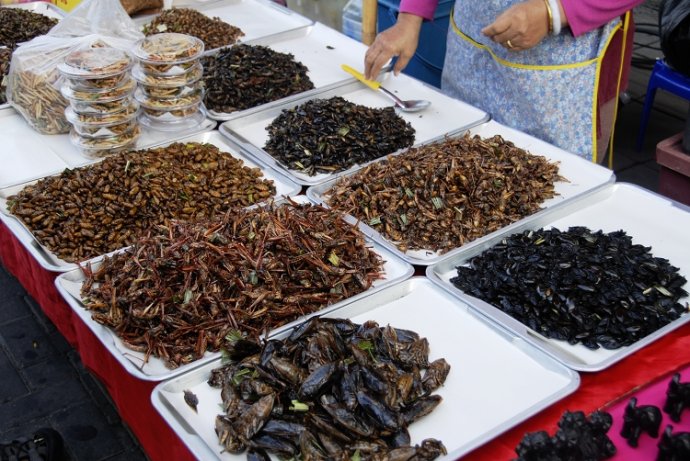 清迈星期日最大的夜市,清迈最大的露天夜市