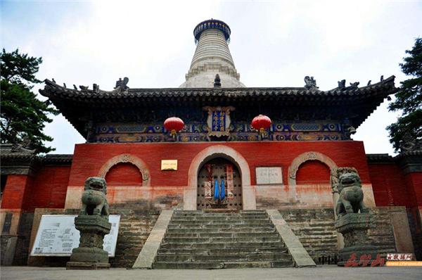 去五台山的人一定会遇到文殊菩萨,每个人都可以去五台山见文殊菩萨