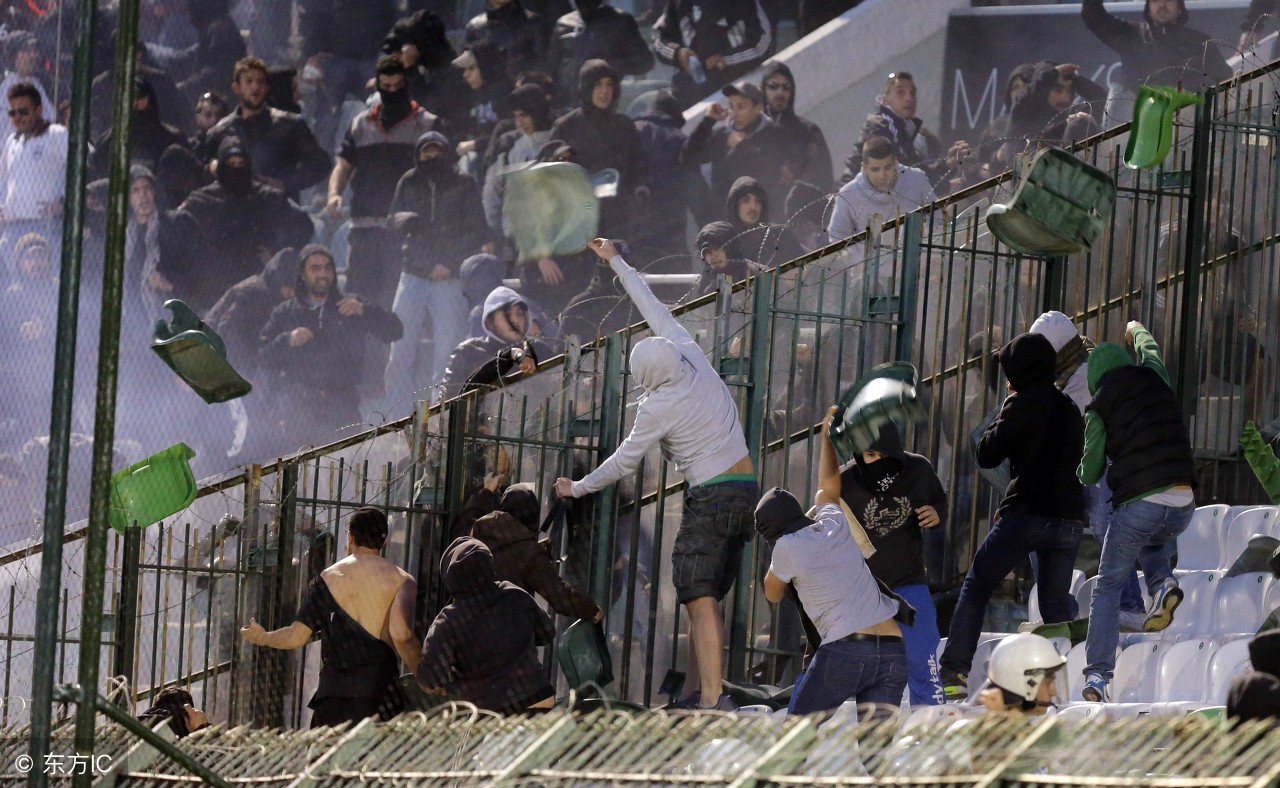 英球迷俄球迷,英格兰球迷被俄罗斯球迷暴打