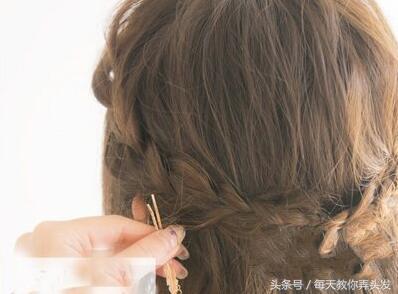 一个歪辫子的编发教程,俏皮辫子的编发教程