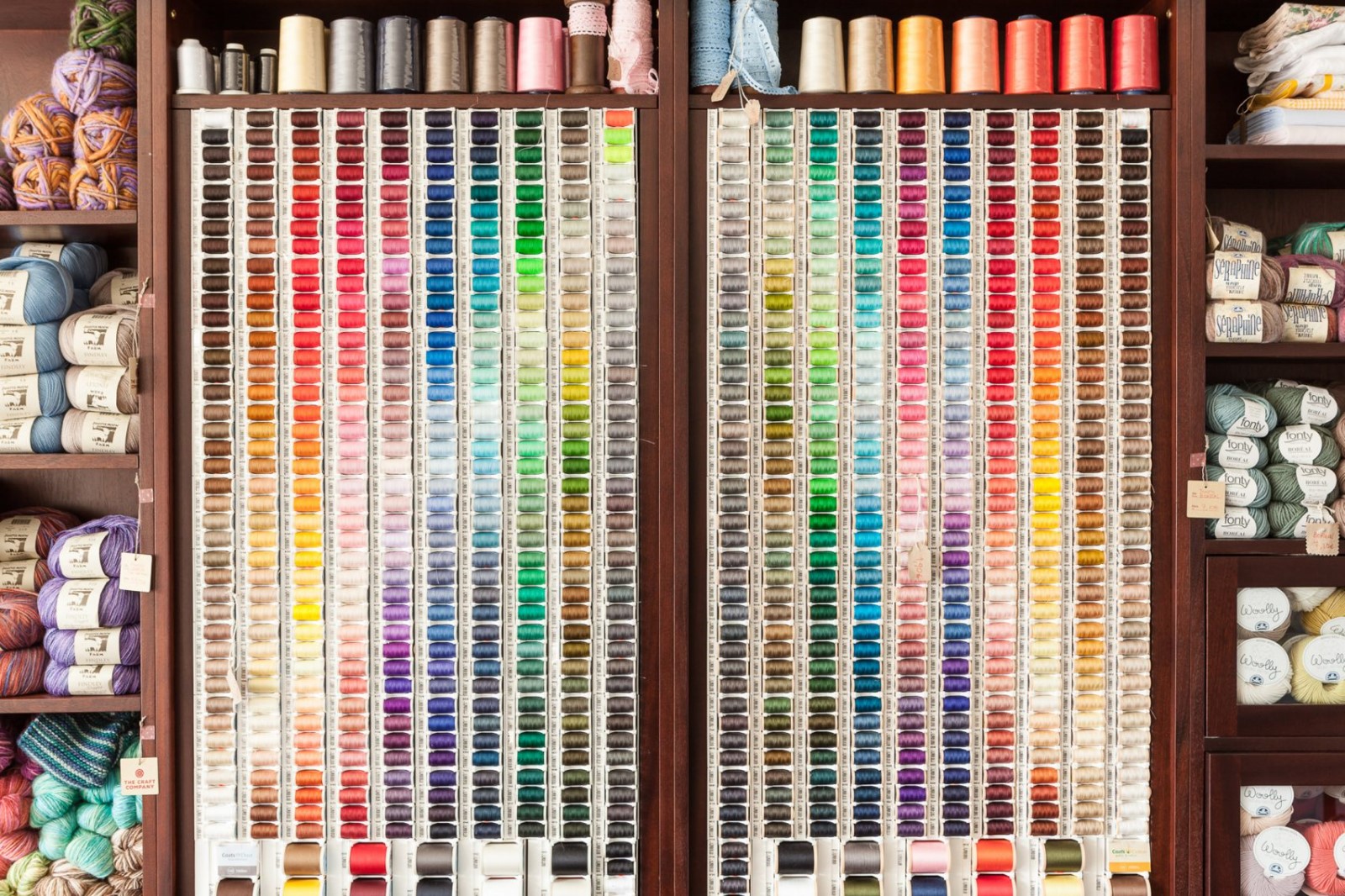 新旧葡萄牙的纱线商店