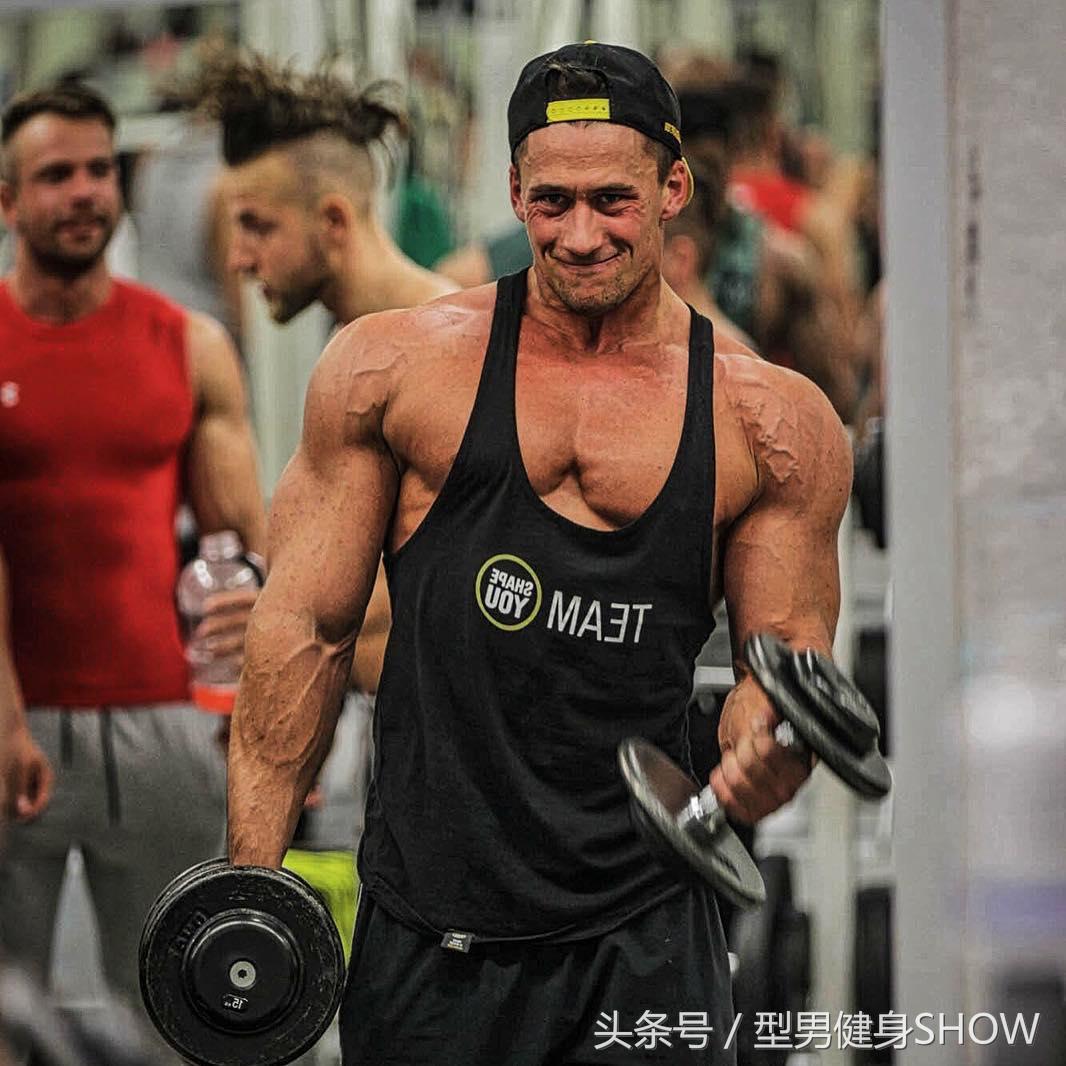 最强手臂维度训练,增加手臂围度三头还是二头