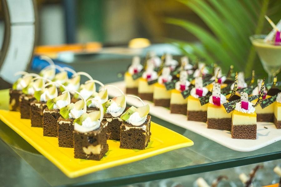 三亚哪家酒店的海滩烧烤好,三亚酒店推荐蜜月旅行