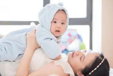 老人用的奶嘴,宝宝用的奶嘴一年了还能用吗