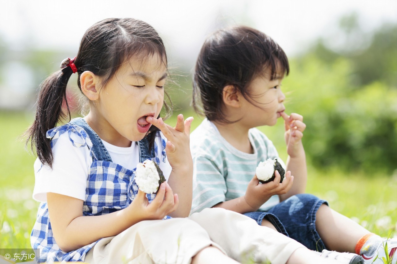 二岁孩子误食了化妆品有事吗,孩子误食了化妆品怎么办