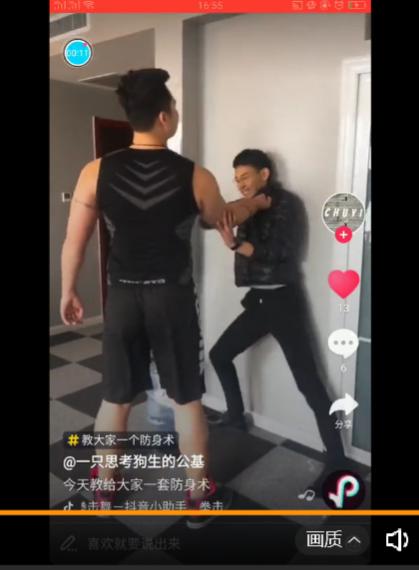 女子险遭侵犯被出租车司机救下,女子险被陌生人拉走