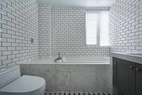 独立浴缸怎么装好看,浴室里面装上浴缸怎样搭配好看