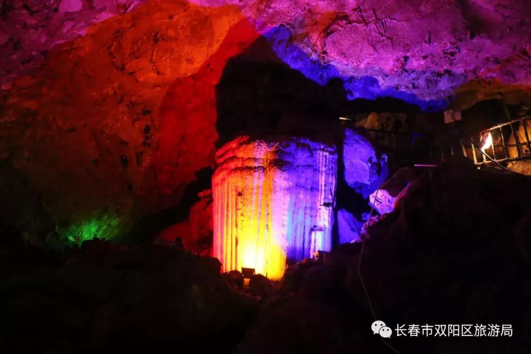 五一不远行也能看重庆,吊水壶国家森林公园和神鹿峰