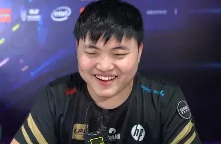 uzi手伤图片,uzi手伤