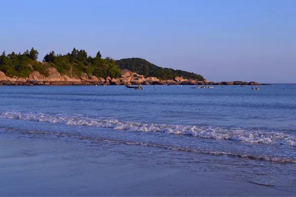 离厦门200公里的城市,离厦门十来分钟的小城