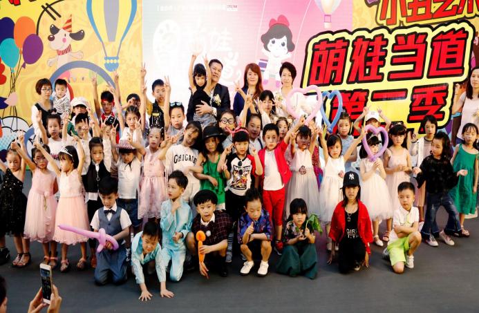 00后萌娃来当道！让我们拭目以待……