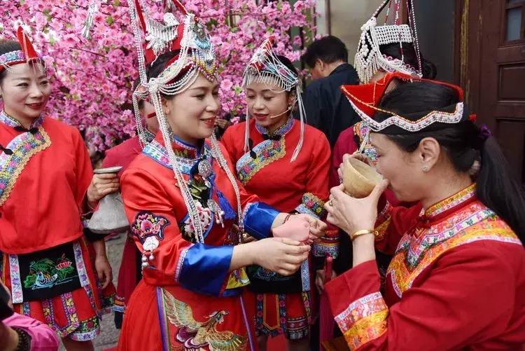 鐣叉棌椋庢儏鎽勫奖,杩愭渤鐣旂殑缇庢櫙