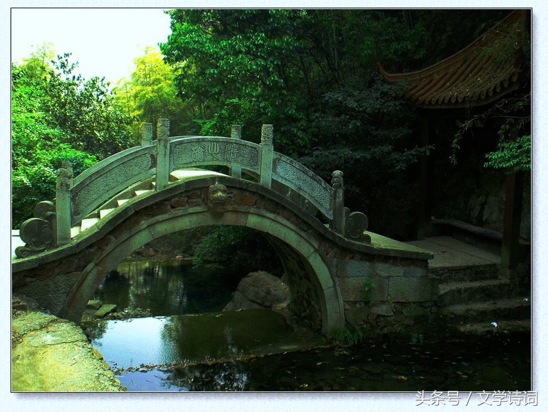 百花潭水即沧浪下一句是什么,万里桥西一草堂百花潭水即沧浪