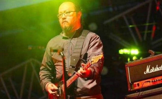 窦唯亮相音乐节,窦唯最近表演现场