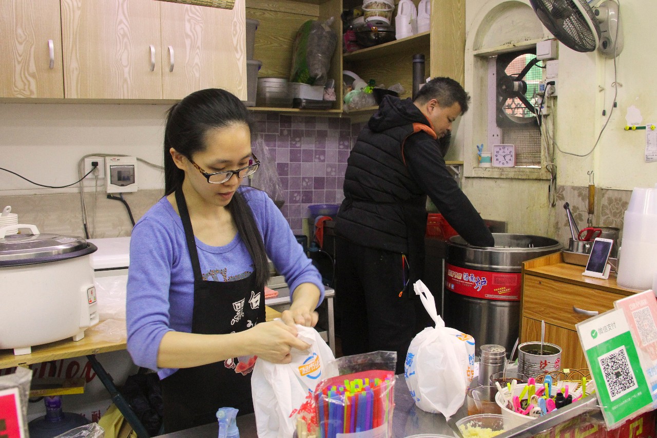 结婚12年，台湾夫妻在厦大旁开了家“黑”店，专治小确丧……