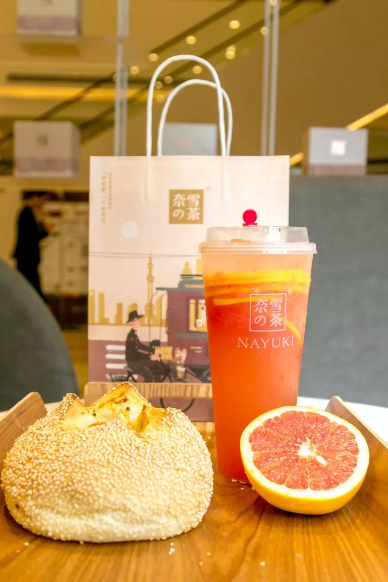 魔都第2家奈雪终于开了，还带来霸气杨梅，喝了会上瘾！