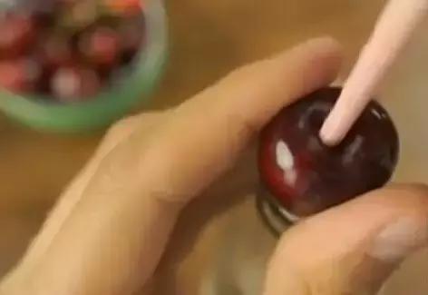 小孩子吃樱桃多了好吗,现在孩子吃樱桃可以吗