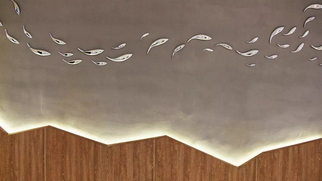 穿梭于苏城的猫大侠，举着鱼票正到处找你！