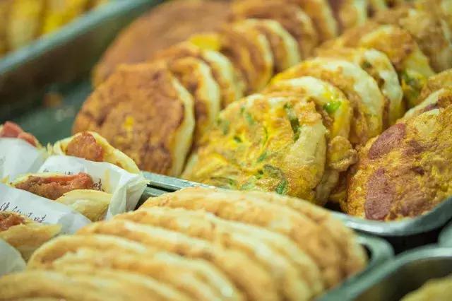 我在西乡中学，等一个人！