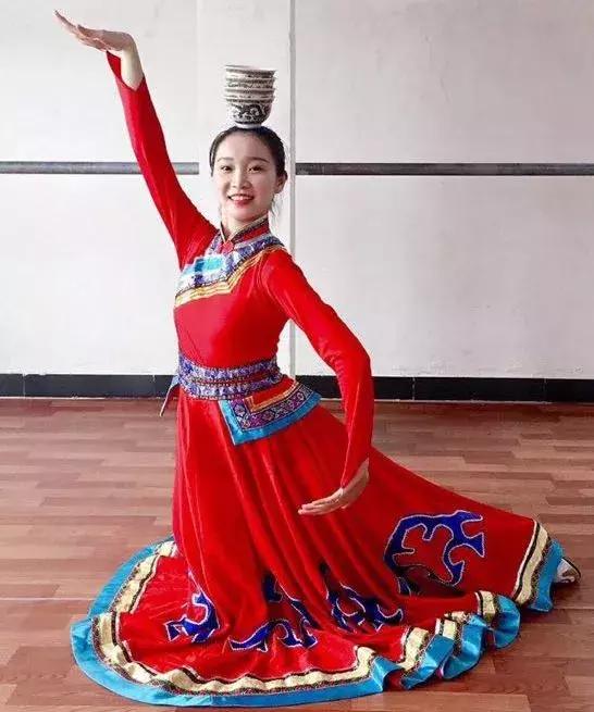 我在西乡中学，等一个人！