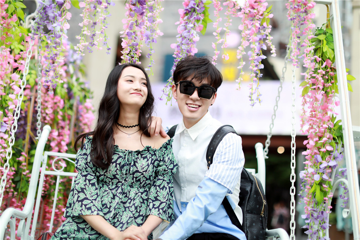 重庆小情侣秀恩爱,重庆小情侣旅游