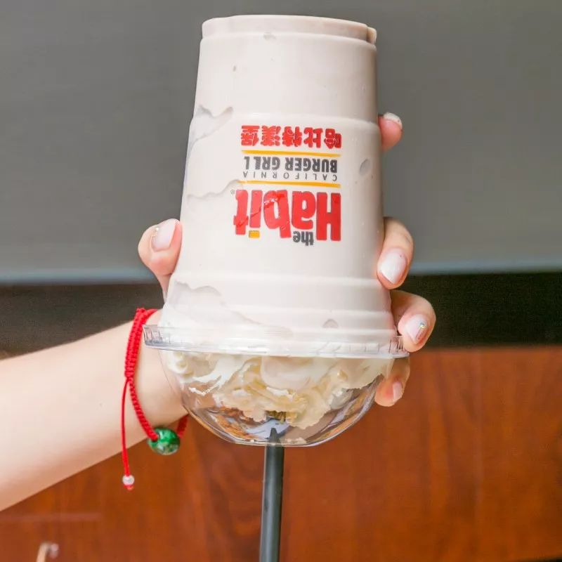 全美票选NO.1，加州爆火的网红胖汉堡，一连在魔都开了2家店！