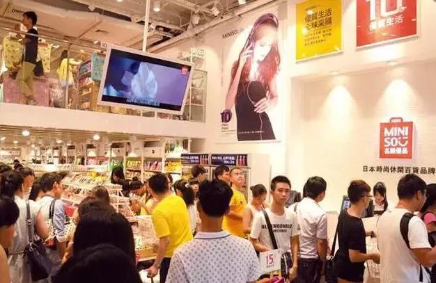 百丽撤柜鞋是真的吗,一代鞋王百丽退市了吗