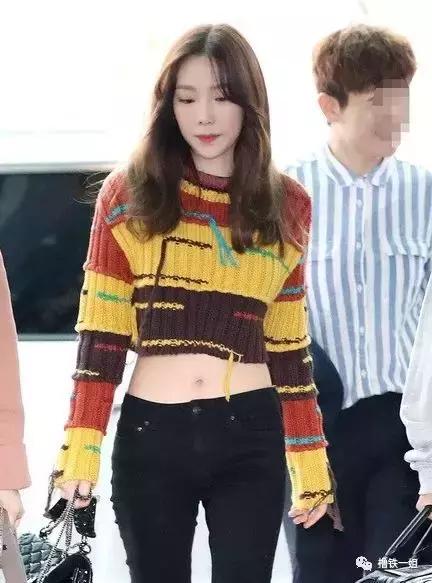 金泰妍露腹肌,金泰妍露腹