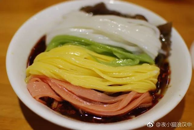 汉中凉皮是一道清爽美味的小吃,汉中市最好吃的炒面皮