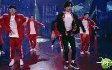 易烊千玺高冷又温柔,易烊千玺霸道范十足高冷