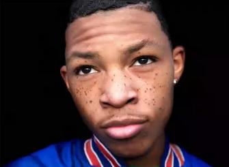 iphonex是不是第一个刘海屏,iphonex设计放到现在还不淘汰