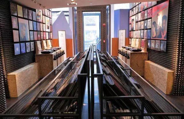 毕加索×YSL爱马仕做跨界歌王是奢侈品接地气还是地气变奢侈了？