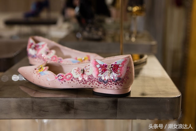 特别推出最新18早秋/夏凉鞋高跟鞋，专属粉丝福利，请注意查收