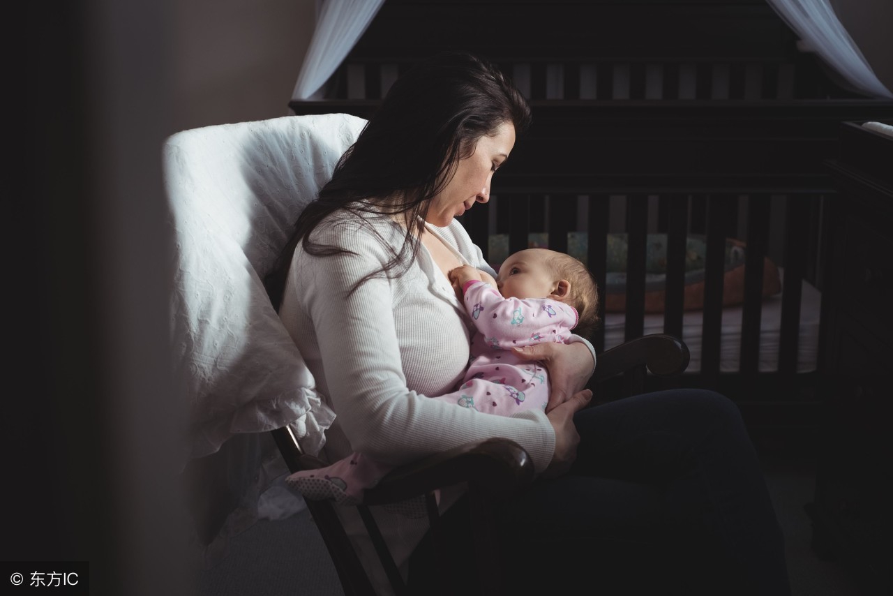 哺乳期乳房一大一小要多吃哪边,哺乳期造成乳房一大一小能恢复吗