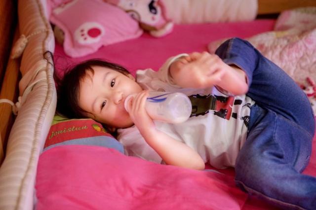 网红奶瓶该不该买,平价奶瓶测评